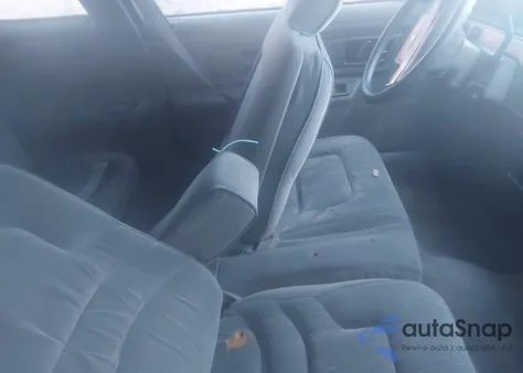 1988 Buick Regal Limited z USA, uszkodzony, nr VIN 2G4WD14W7J1404952